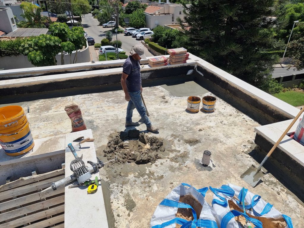 איטום גגות מחיר